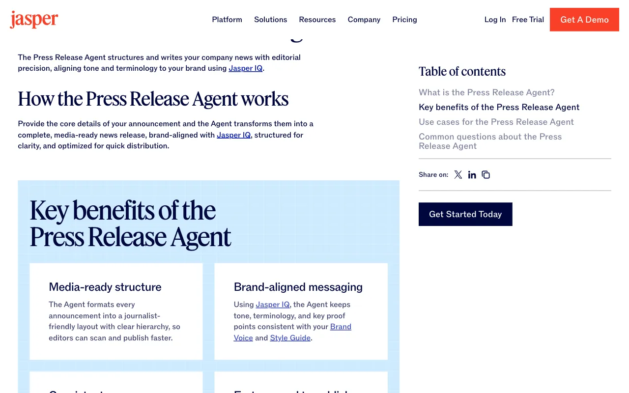 Jasper公式サイト「How the Press Release Agent works」セクションの実際の画面。発表の核となる情報を入力するとメディア対応形式のリリースに変換される流れと主要メリットが説明されている